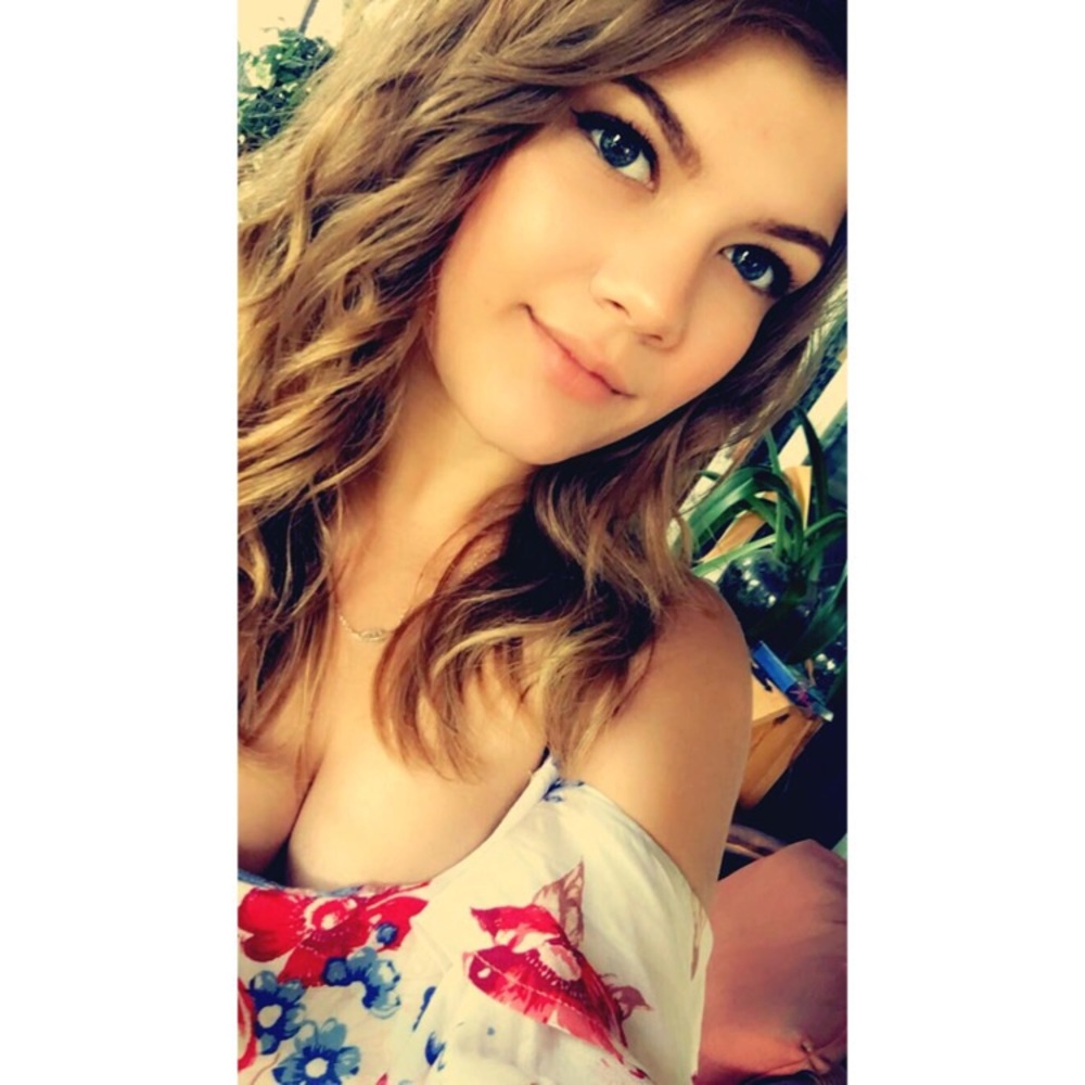 Meet your Posher, Nicole